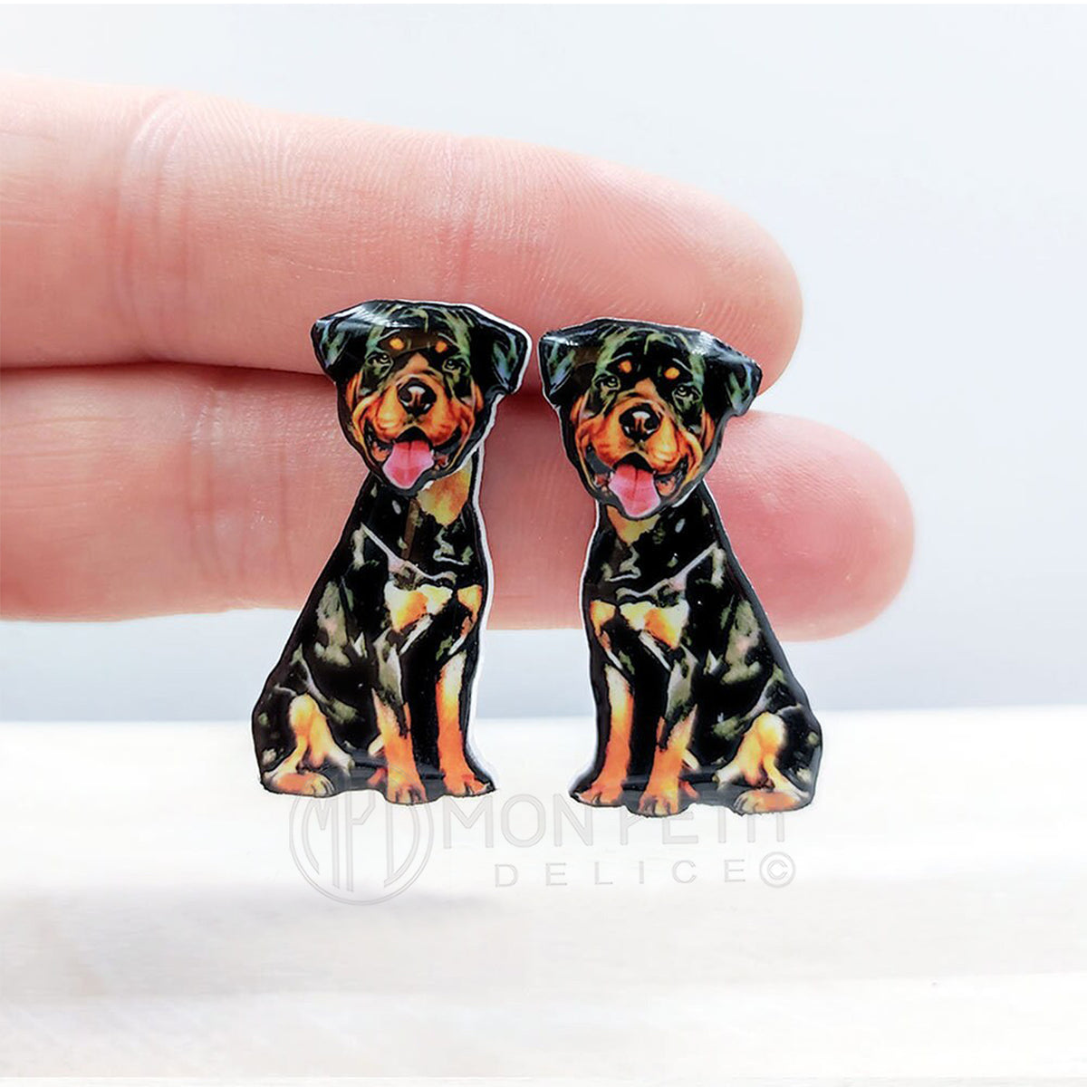 Boucles d'oreilles Rottweiler en acrylique – Bijoux faits main pour amoureux des chiens
