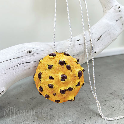 Chocolate chip cookie necklace - Realistic food jewelry handmade with stainless steel chain.
