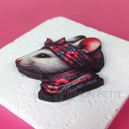 Rata Bohemia 🐭🎨✨ Broche de madera hecho a mano.