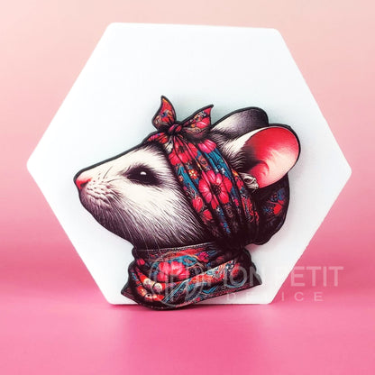 Rata Bohemia 🐭🎨✨ Broche de madera hecho a mano.